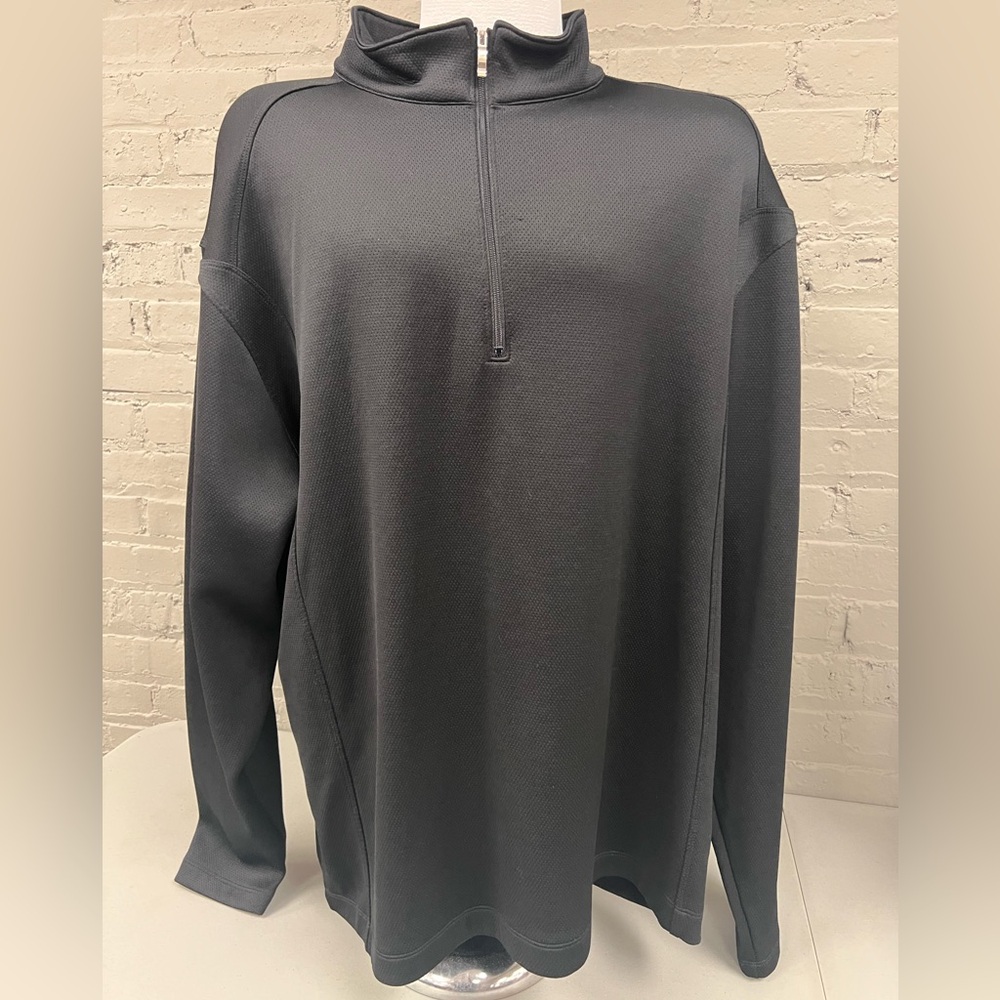 Nike Men's Charcoal 1/2 Zip. NWOT.